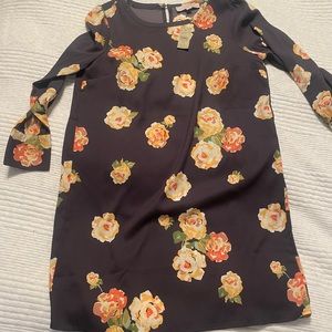 NWT LOFT grey flowered long sleeve dress, size medium (petite).